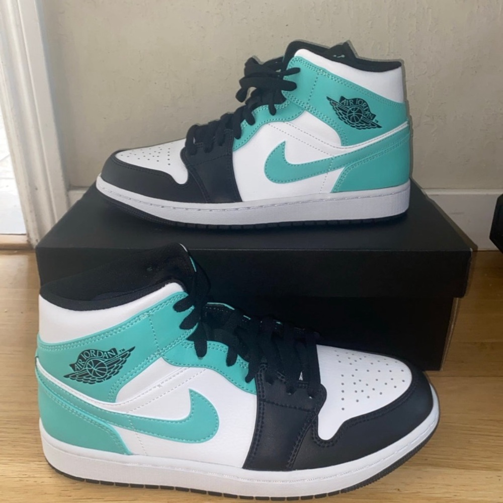 Nike Air Jordan 1 Mid Tropical Twist